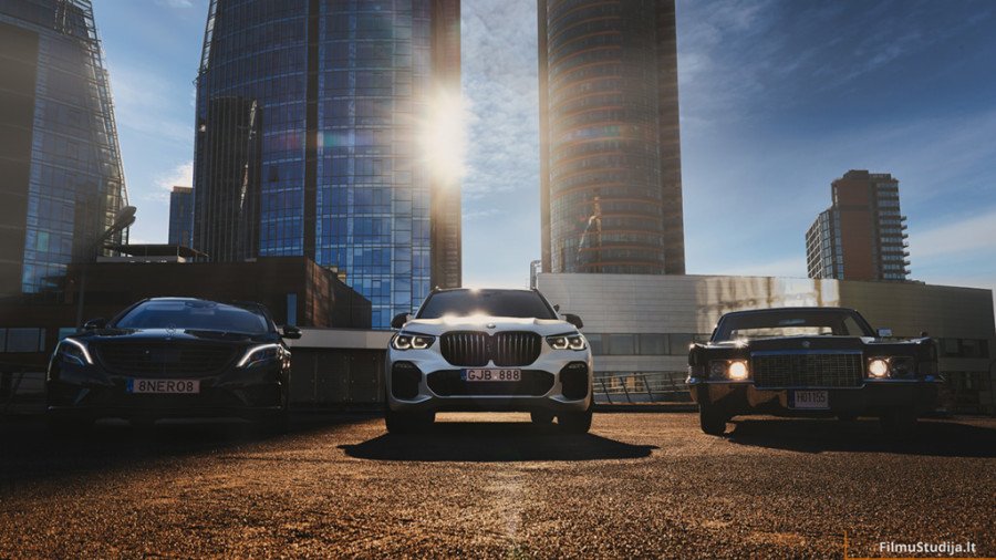 Trys grožybės: BMW X5M, Mercedes-Benz S-Class, Cadillac Deville 1970