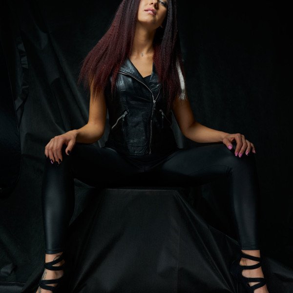 🔒 La Victoria morada