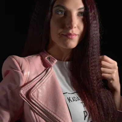 La Victoria morada
