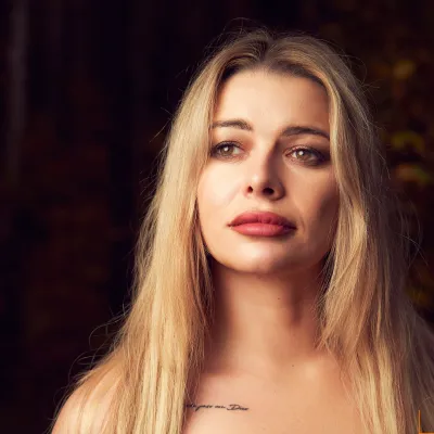 Erotinė fotosesija lauke
