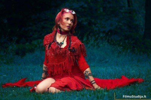 Raudona karalienÄ, tematinÄ fotosesija