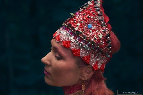 Raudona karalienÄ, tematinÄ fotosesija