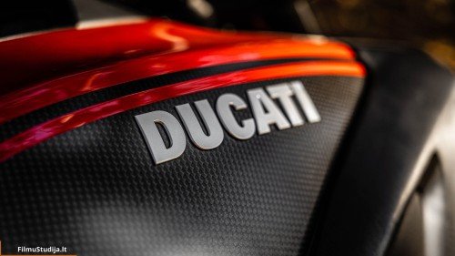 Ducati motociklas, fotosesija